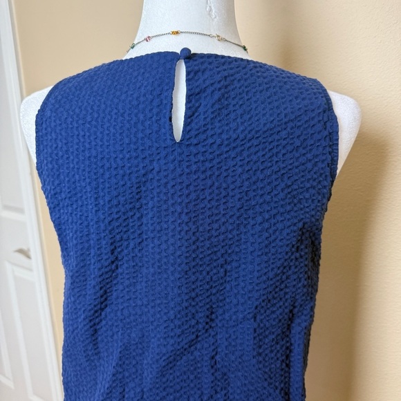 Vineyard Vines Seersucker Scallops Shell Women's Blouse Size 4 - Picture 6 of 9